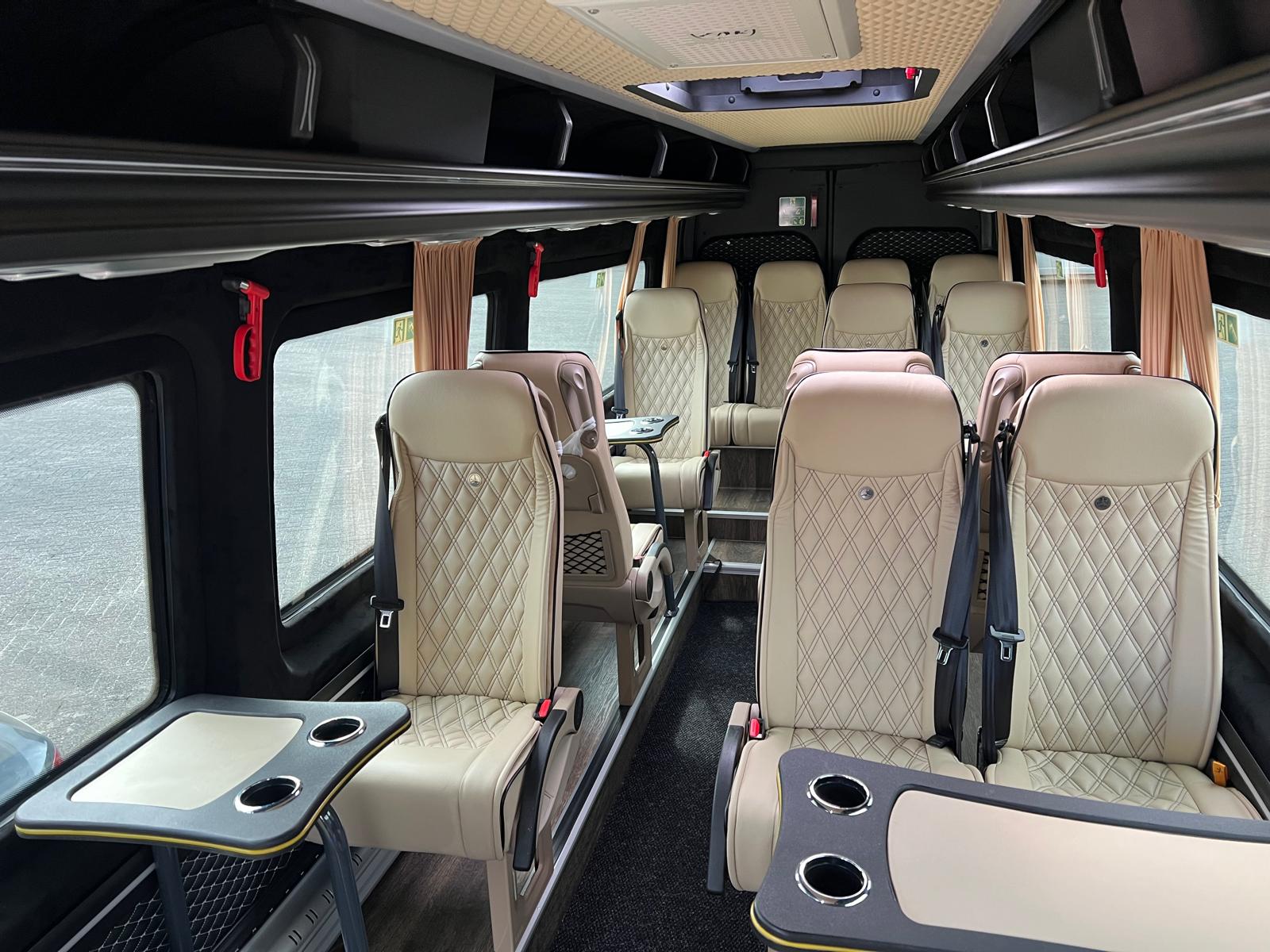 Interieur luxe touringcar Bree Tours